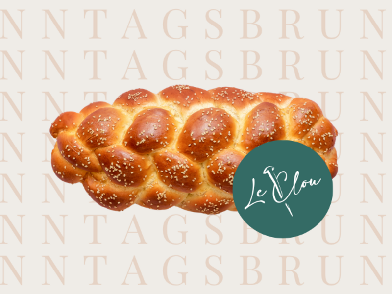 Bild eines gebackenen Zopfs mit der Schrift "Sonntagsbrunch" im Hintergrund